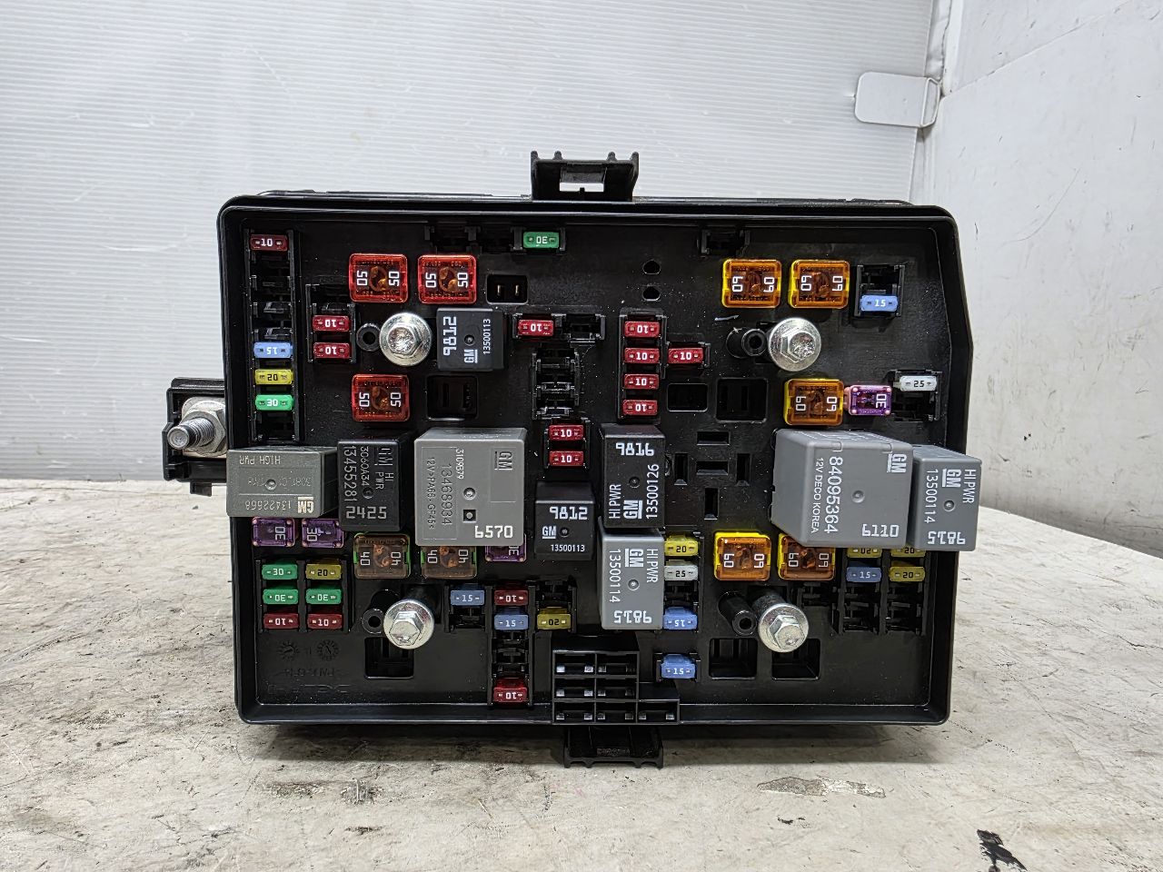 2024 SILVRDO15 ENGINE BAY FUSE BOX 87832673 31762 - image 2