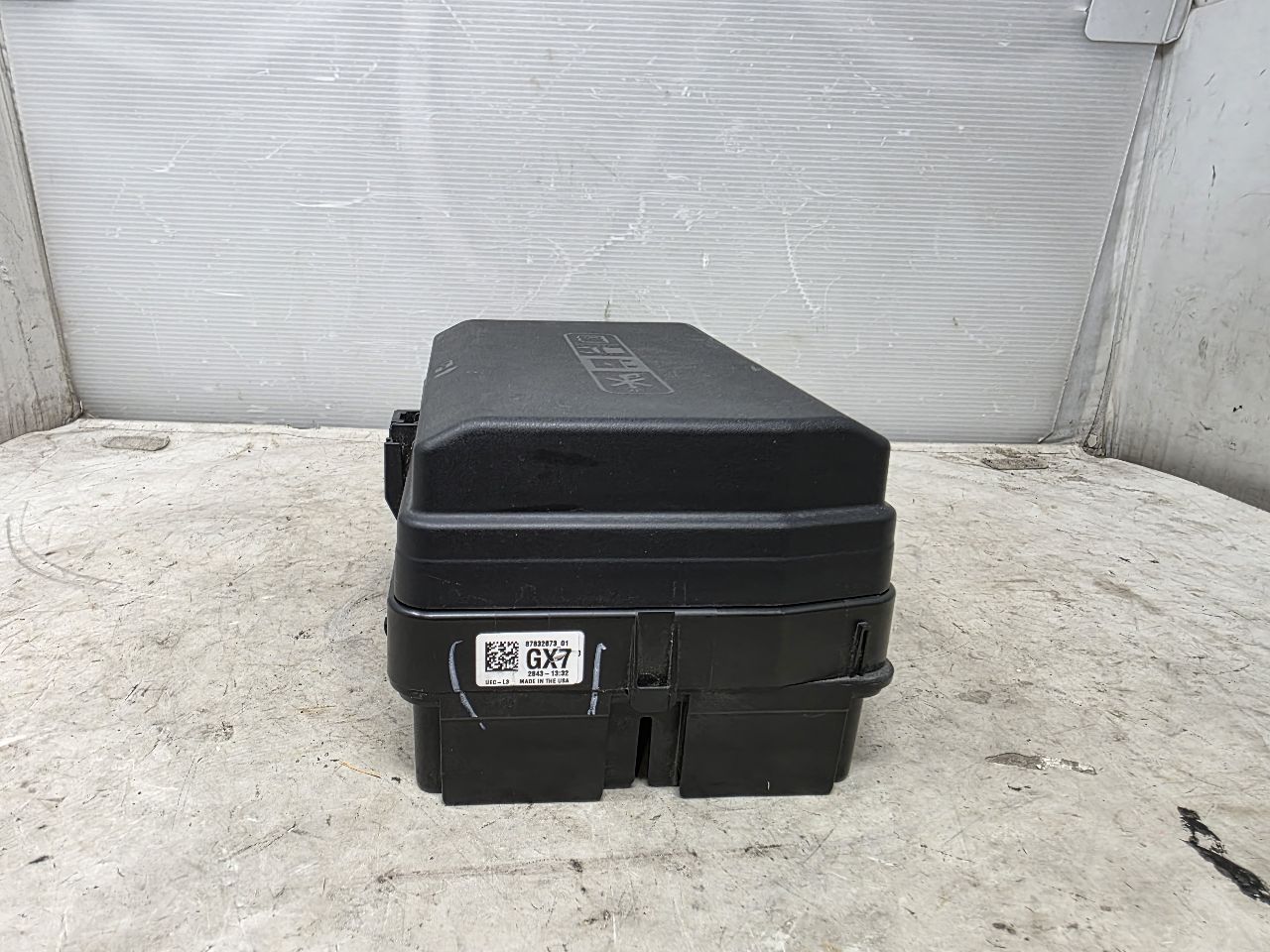 2024 SILVRDO15 ENGINE BAY FUSE BOX 87832673 31762 - image 7