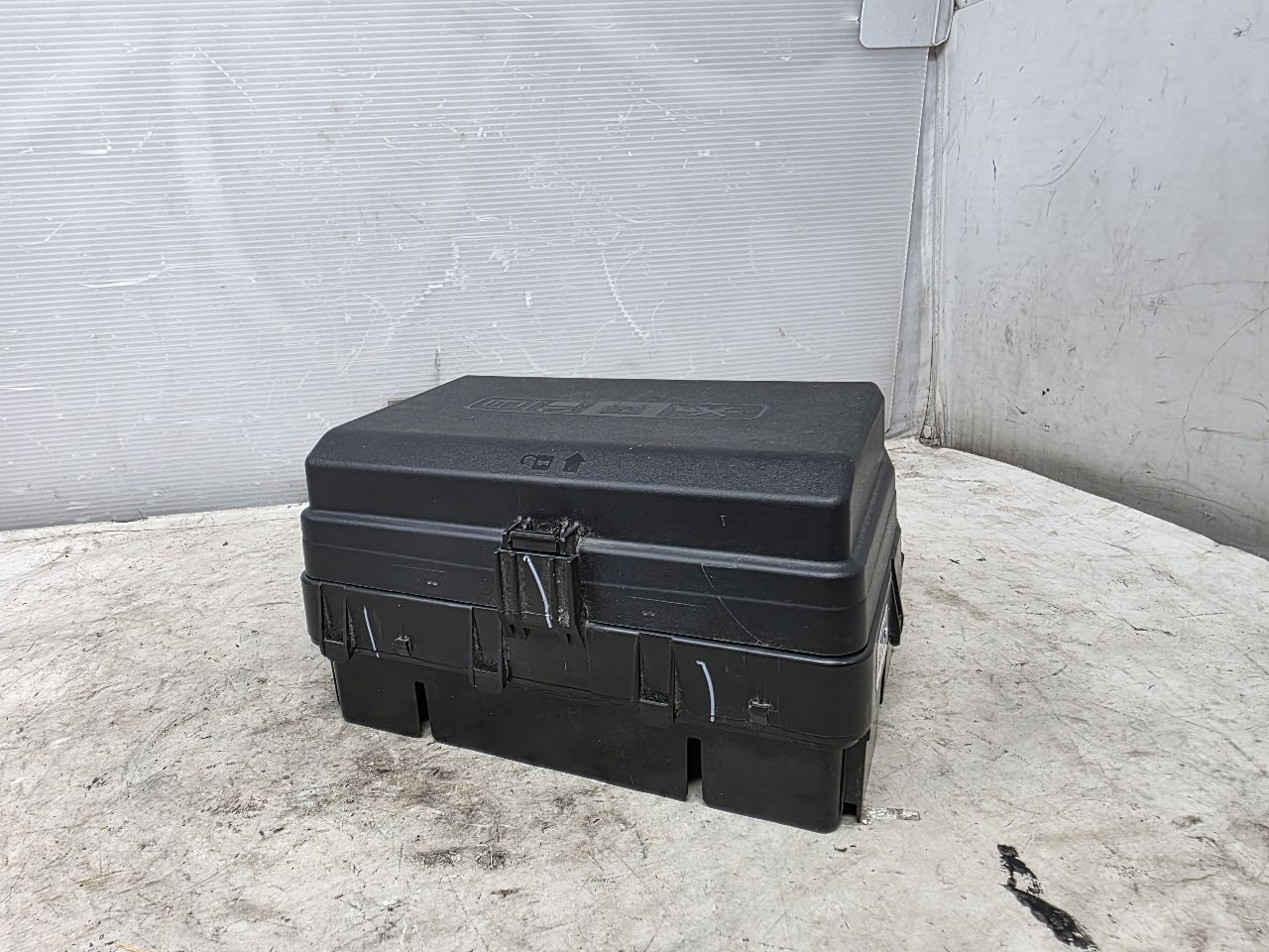 2024 SILVRDO15 ENGINE BAY FUSE BOX 87832673 31762 - image 8