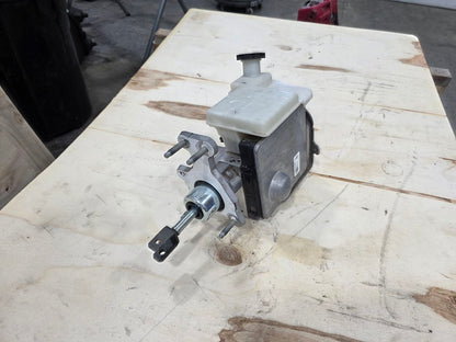 2024 SILVRDO15 ABS BRAKE PUMP & MODULE 46K MILE 31769 - image 1