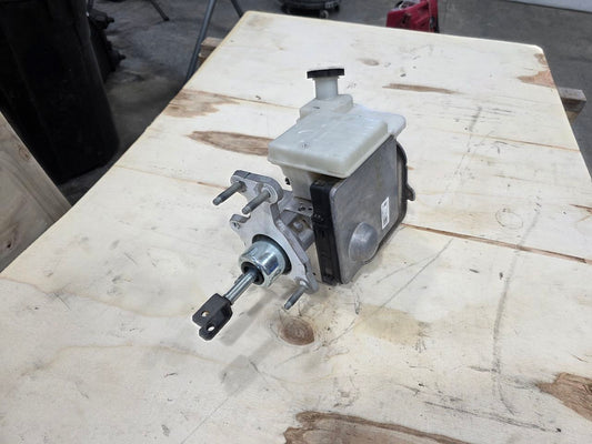 2024 SILVRDO15 ABS BRAKE PUMP & MODULE 46K MILE 31769 - image 1