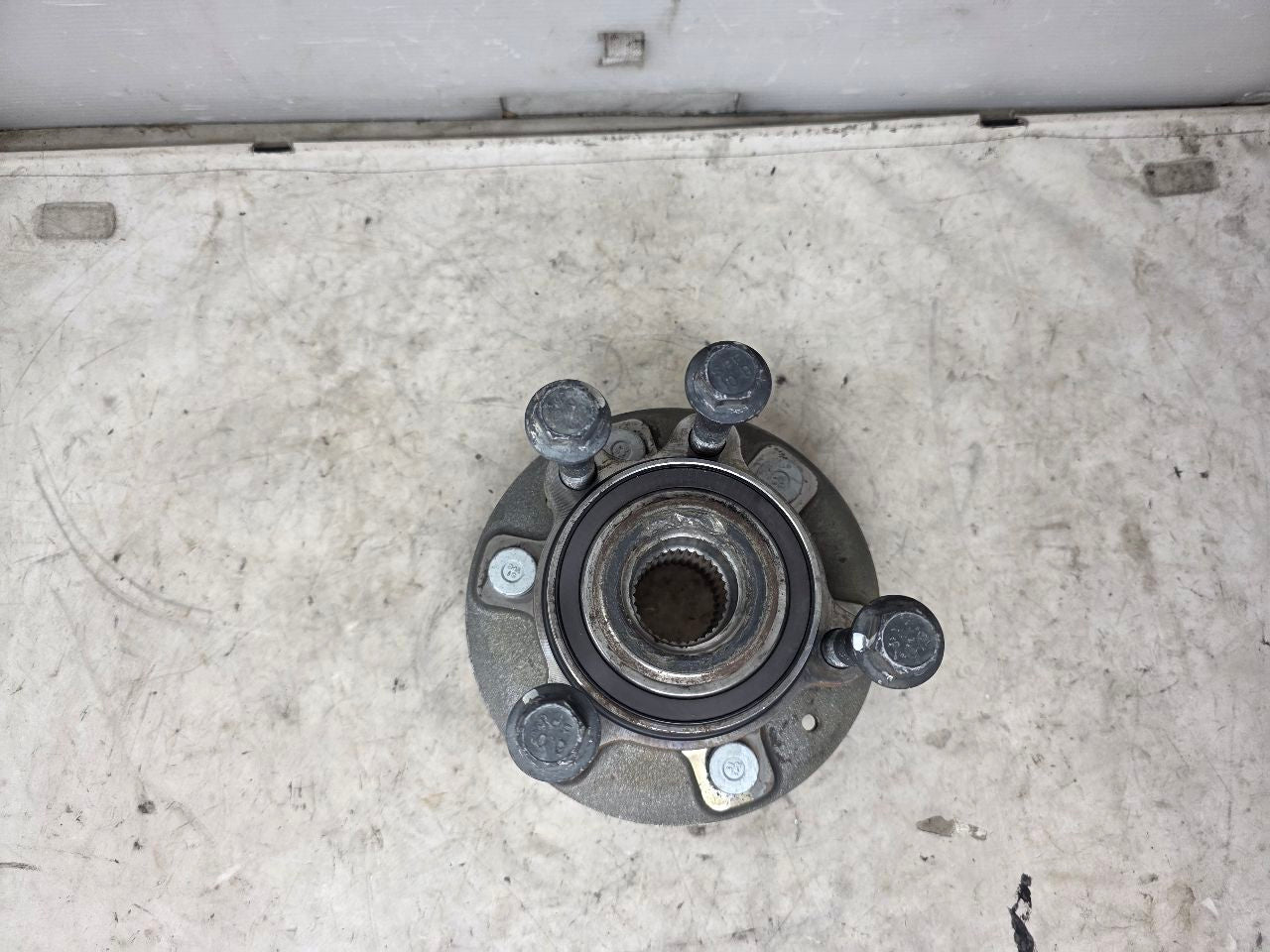 2024 SILVRDO15 OEM FRONT 4WD WHEEL HUB BEARING 46K 31770 - image 1