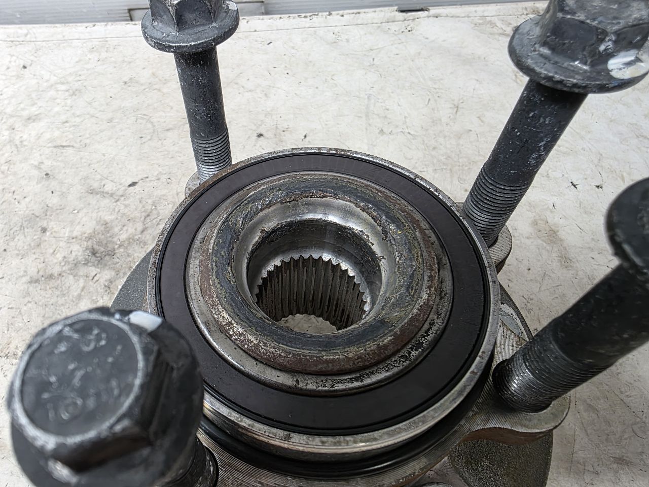 2024 SILVRDO15 OEM FRONT 4WD WHEEL HUB BEARING 46K 31770 - image 6