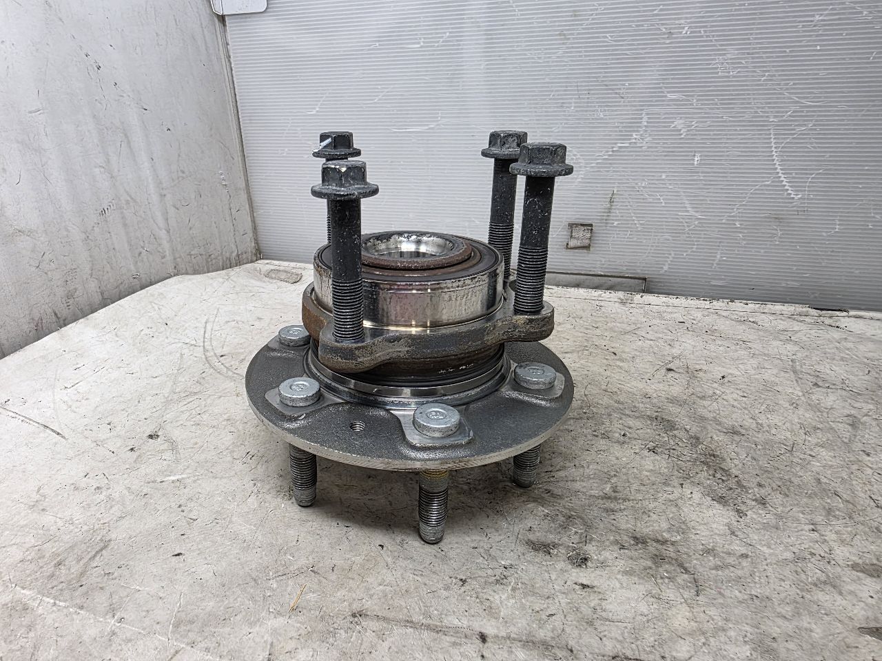 2024 SILVRDO15 OEM FRONT 4WD WHEEL HUB BEARING 46K 31771 - image 4