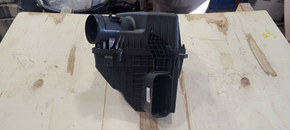2024 SILVRDO15 OEM AIR INTAKE BOX FILTER HOUSING 31781 - image 1