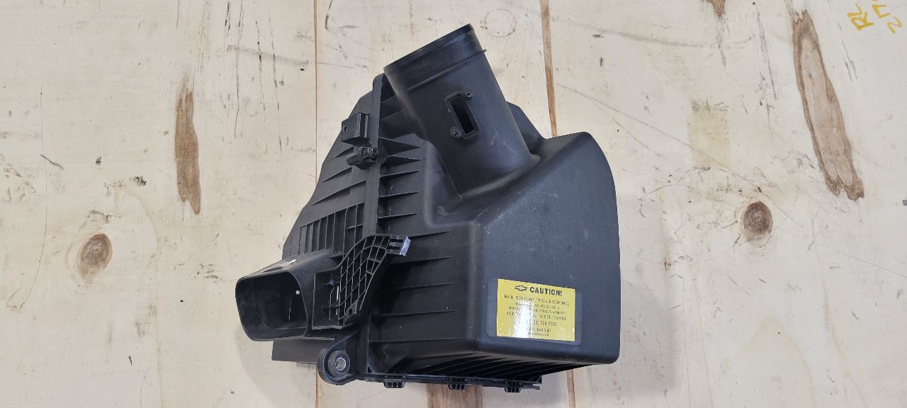 2024 SILVRDO15 OEM AIR INTAKE BOX FILTER HOUSING 31781 - image 6