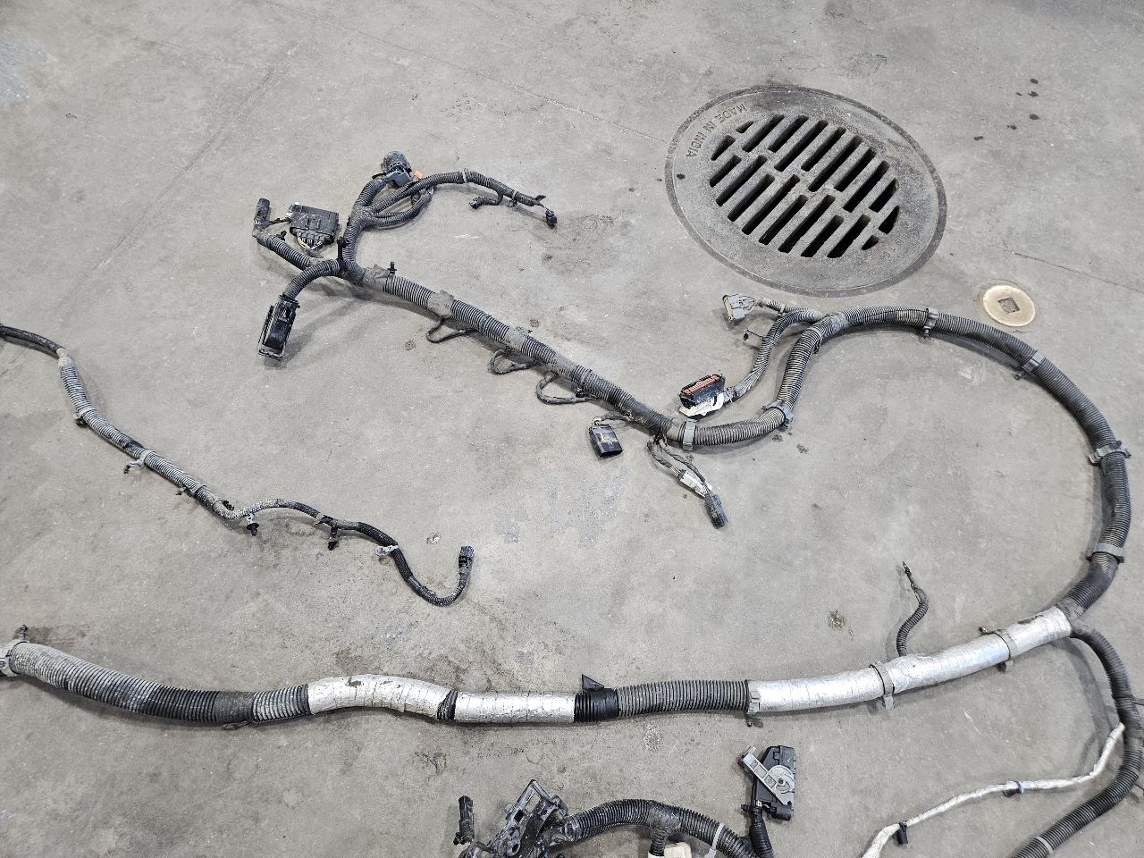 2024 SILVRDO15 ZR2 AT4X FRAME WIRE HARNESS 86582731 31786 - image 10