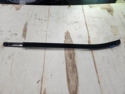 2024 SILVRDO15 RH REAR LOWER REVEAL MOLDING BLACK 31787 - image 8