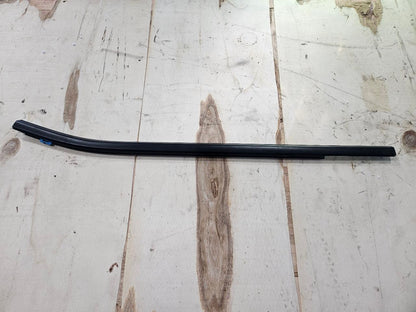 2024 SILVRDO15 RH REAR LOWER REVEAL MOLDING BLACK 31787 - image 9