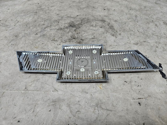 2024 SILVRDO15 OEM TAILGATE BOWTIE EMBLEM BLACK 31790 - image 1