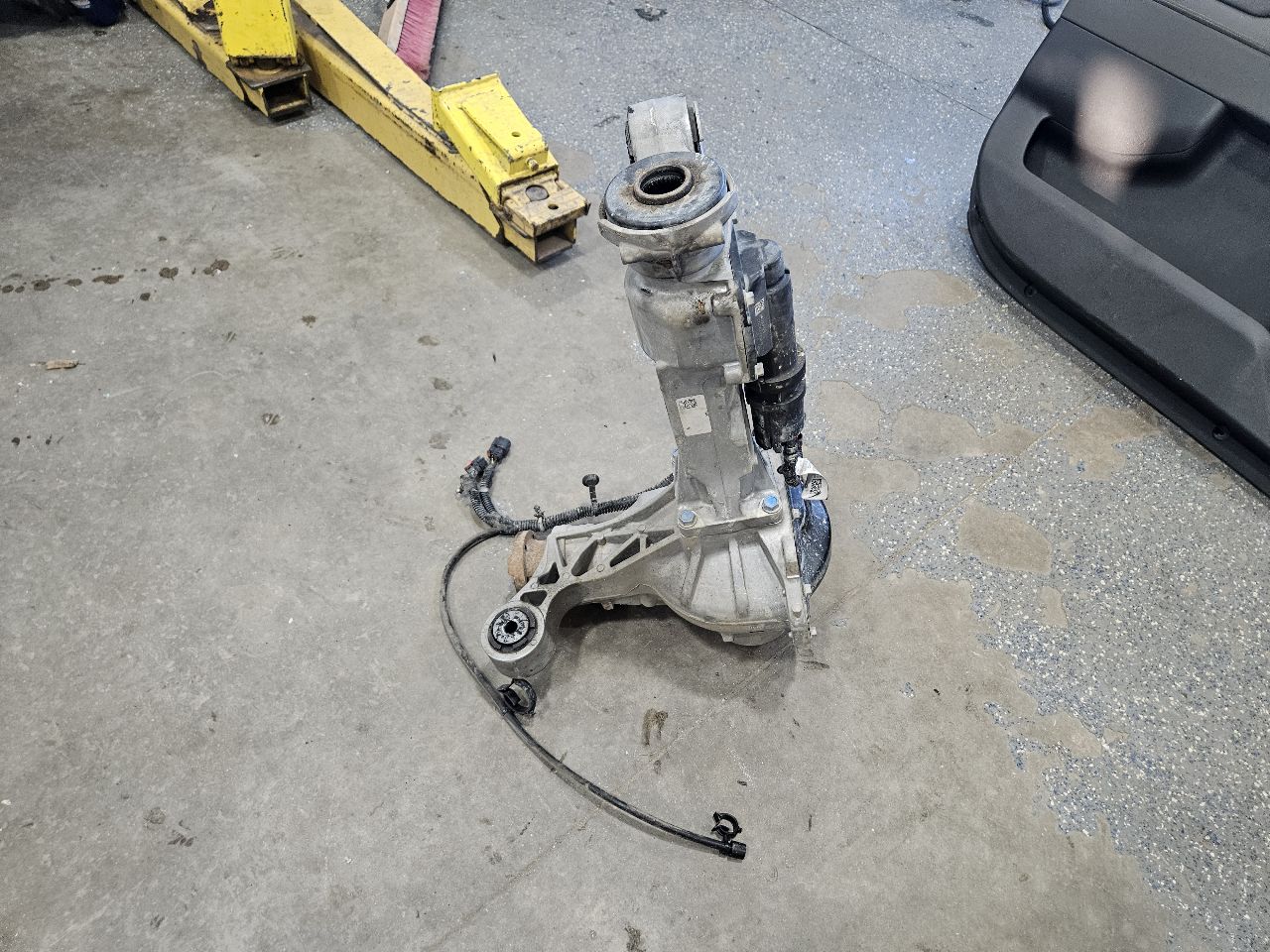 2024 SILVRDO15 ZR2 AT4X FRONT AXLE ELEC LOCK 46K 31793 - image 4