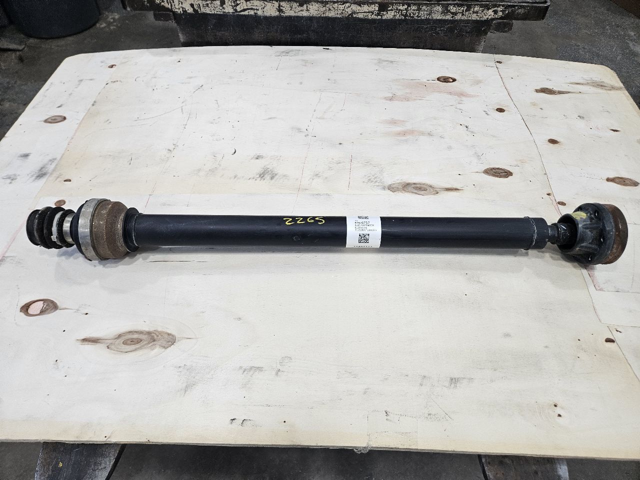 2024 SILVRDO15 4WD FRONT DRIVE SHAFT 86826757 46K 31796 - image 1