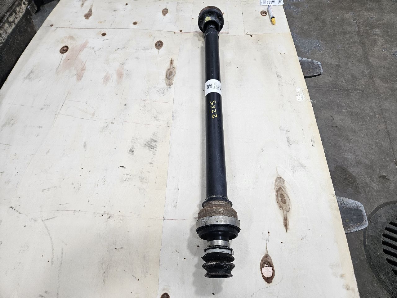 2024 SILVRDO15 4WD FRONT DRIVE SHAFT 86826757 46K 31796 - image 8