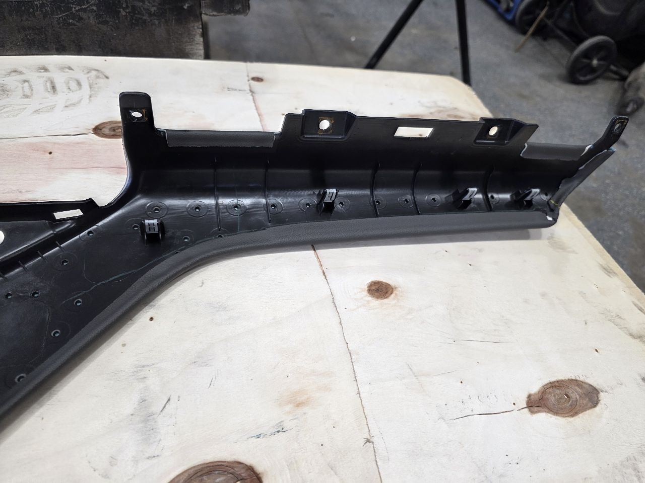 2024 SILVRDO15 UPPER DASH TRIM ZR2 YELLOW STITCHING 31799 - image 9