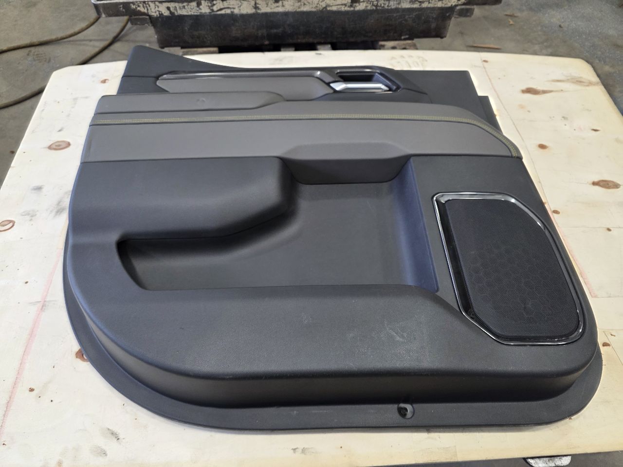 2024 SILVRDO15 ZR2 LH REAR CREW CAB DOOR PANEL TRIM 31806 - image 2