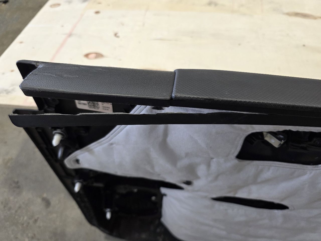 2024 SILVRDO15 ZR2 LH REAR CREW CAB DOOR PANEL TRIM 31806 - image 12