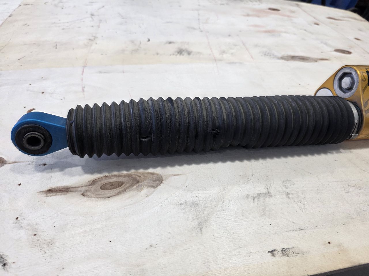 2024 SILVRDO15 ZR2 AT4X RH REAR DSSV SHOCK 85638606 31808 - image 6