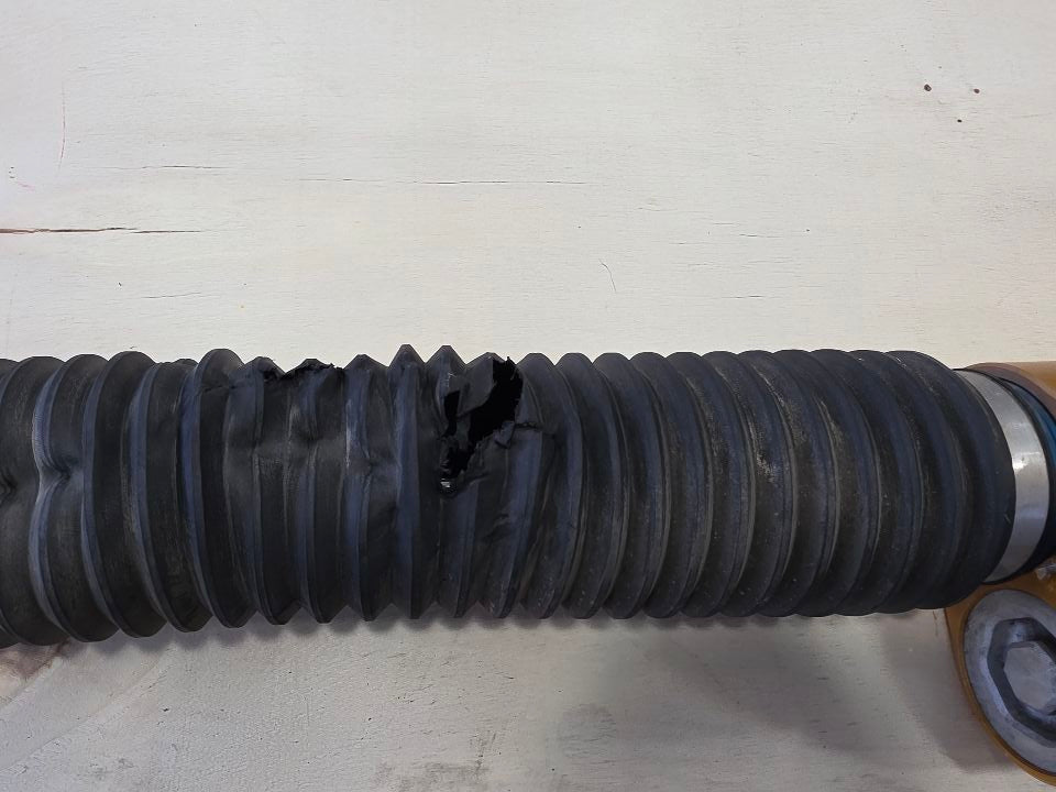 2024 SILVRDO15 ZR2 AT4X RH REAR DSSV SHOCK 85638606 31808 - image 9