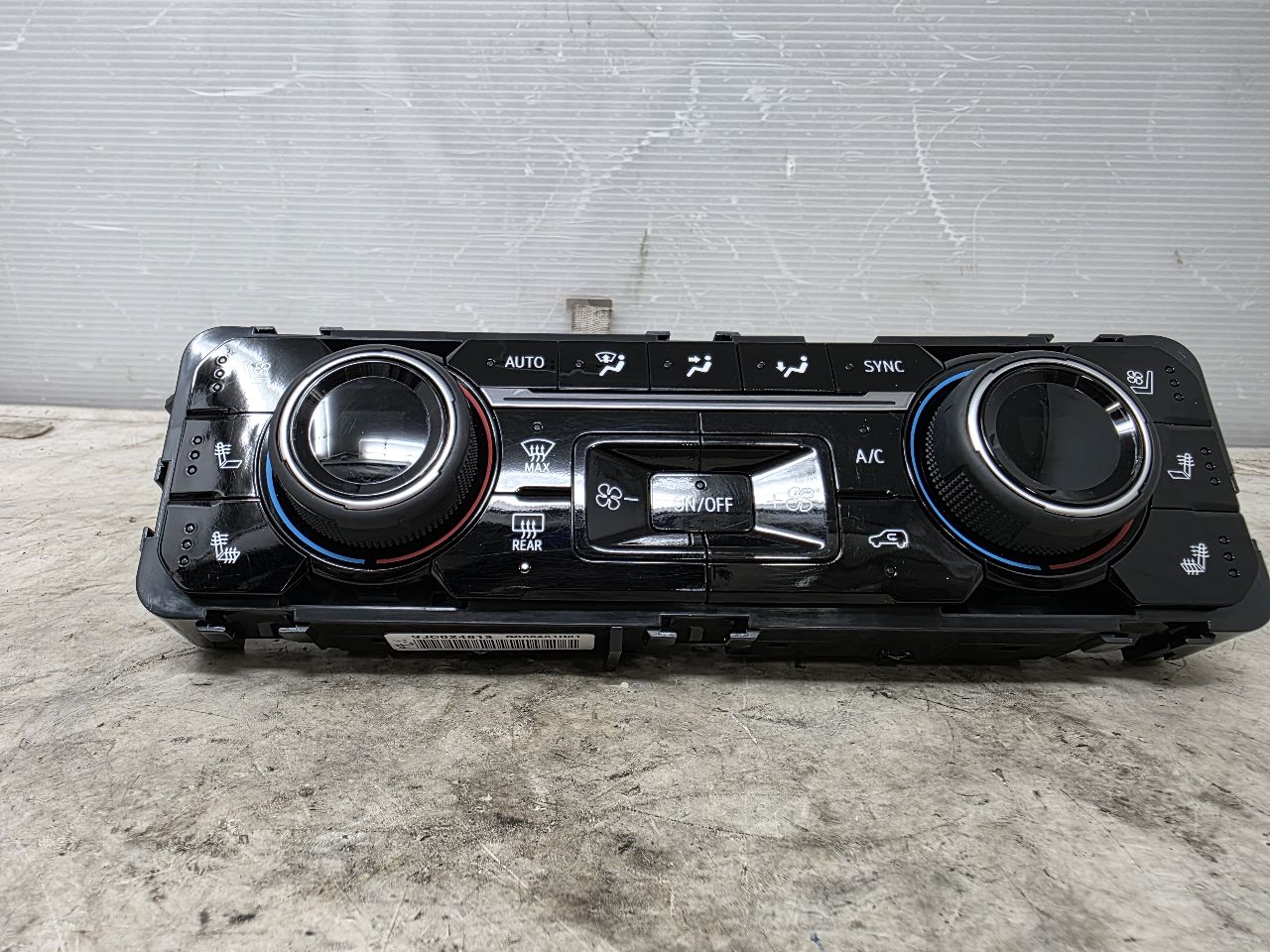 2024 SILVRDO15 CLIMATE HEAT AC CONTROLS 86544501 31819 - image 2