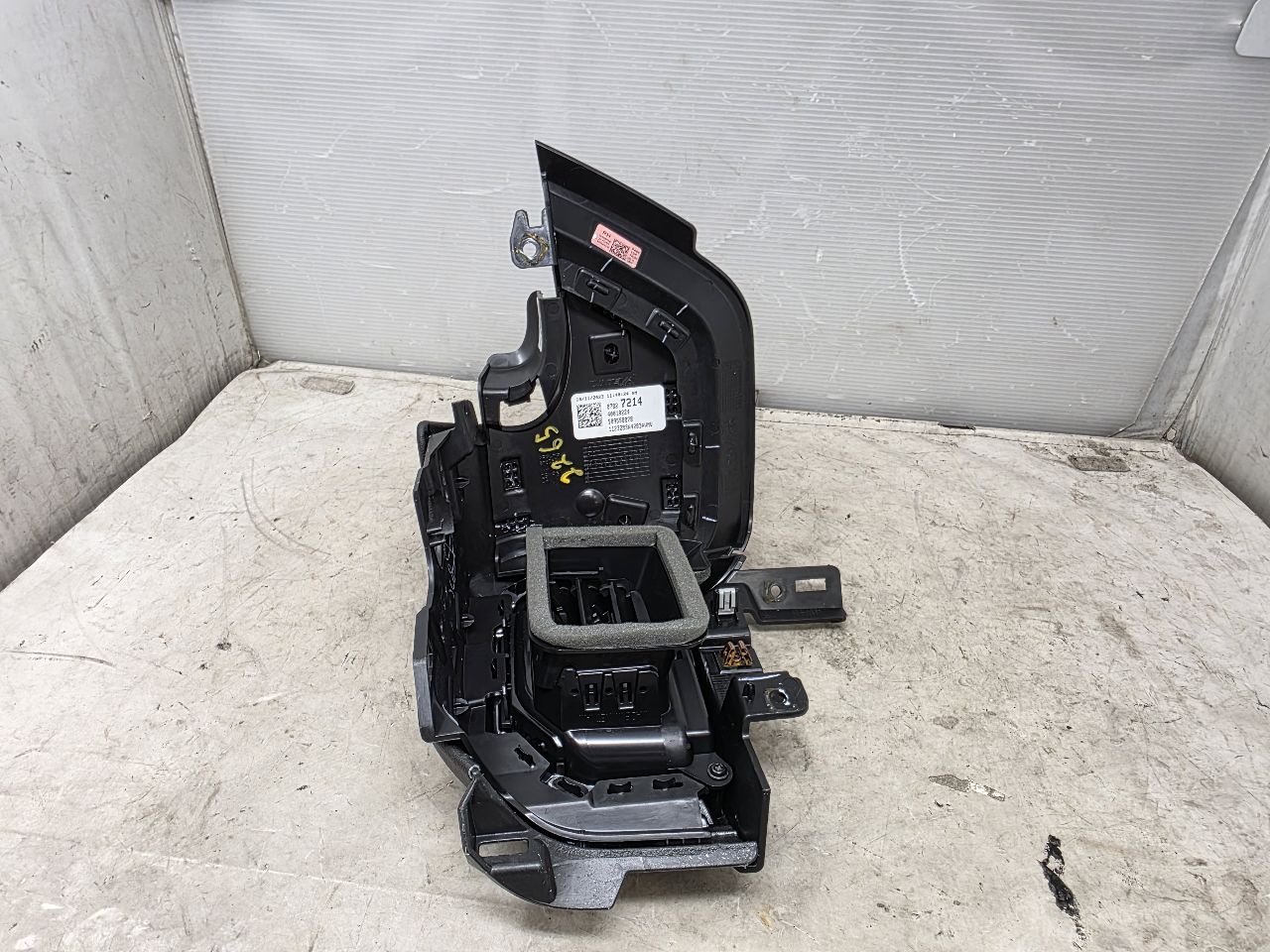 2024 SILVRDO15 RH DASH TRIM & HEATER VENT 87827214 31822 - image 6