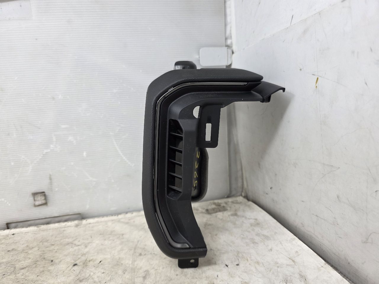 2024 SILVRDO15 LH DRIVER DASH TRIM DEFROST 87826627 31828 - image 1