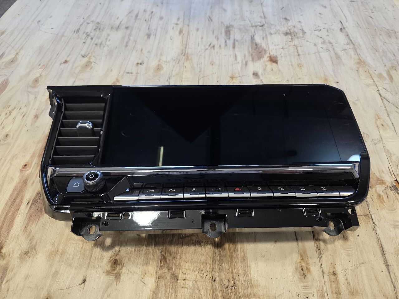 2024 SILVRDO15 13.4" RADIO TOUCHSCREEN & CONTROLS 31832 - image 3