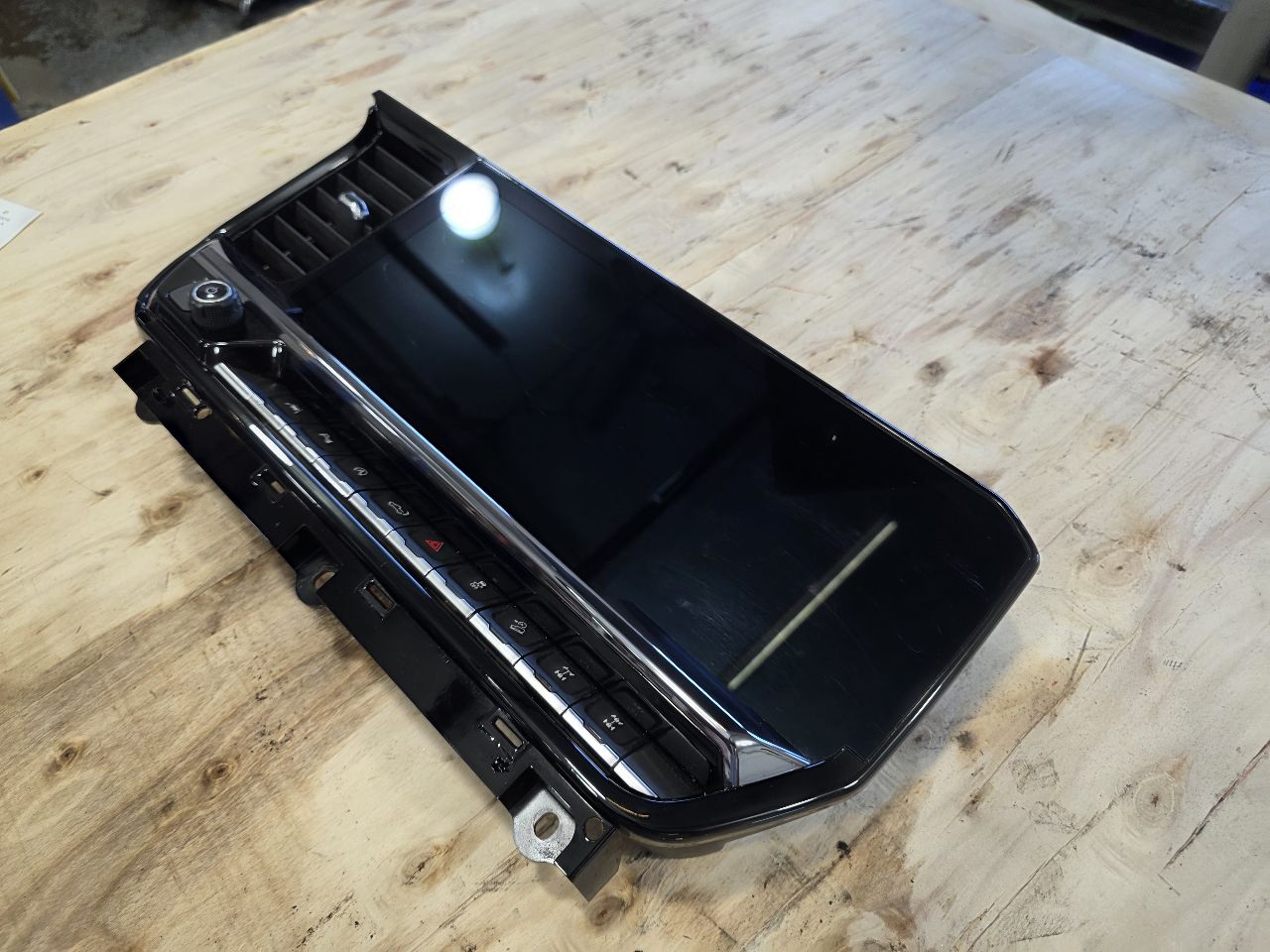 2024 SILVRDO15 13.4" RADIO TOUCHSCREEN & CONTROLS 31832 - image 5