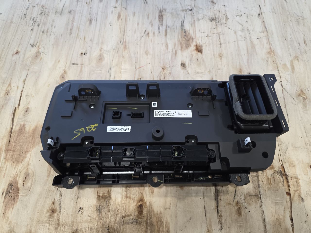 2024 SILVRDO15 13.4" RADIO TOUCHSCREEN & CONTROLS 31832 - image 10