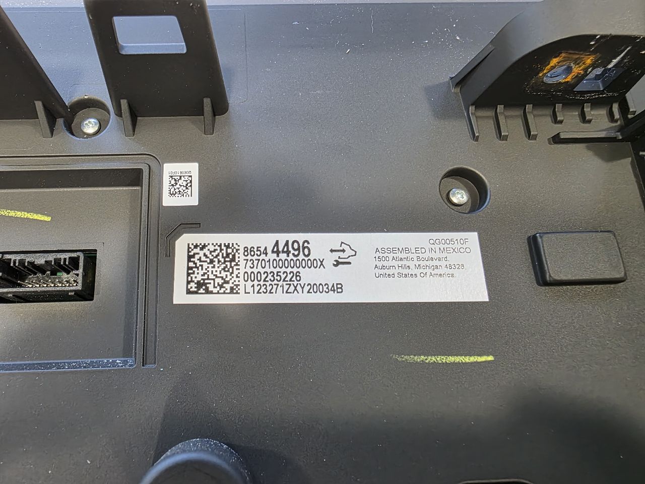 2024 SILVRDO15 13.4" RADIO TOUCHSCREEN & CONTROLS 31832 - image 12