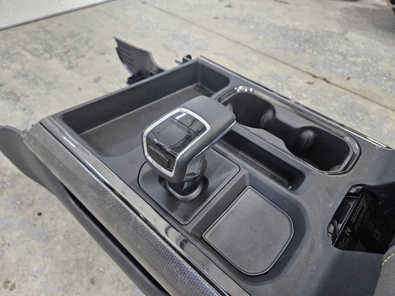 2024 SILVRDO15 ZR2 CENTER CONSOLE BLACK & GREY 31846 - image 12