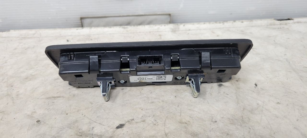 2024 SILVRDO15 DOME LAMP BLACK TRIM 86801223 31850 - image 3