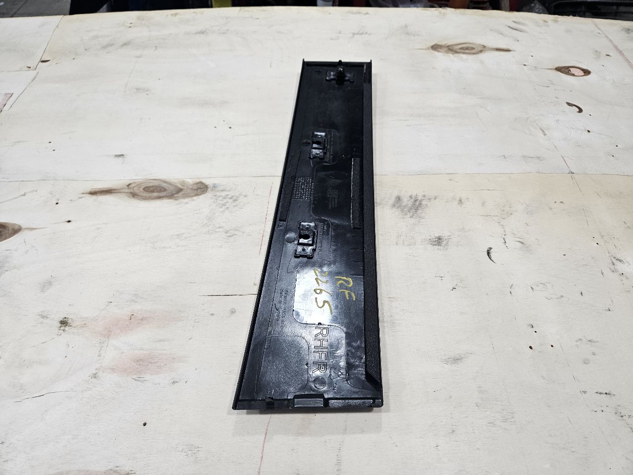 2024 SILVRDO15 FRONT RH DOOR APPLIQUE TRIM 84945503 31856 - image 7