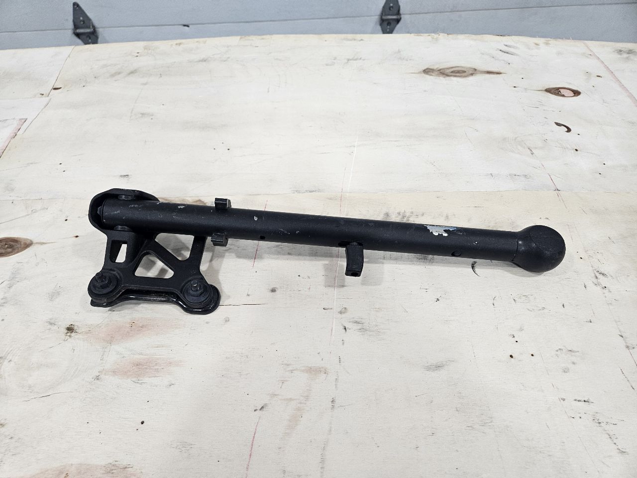 2024 SILVRDO15 AUXILIARY TAILGATE STEP ASSIST HANDL 31864 - image 2