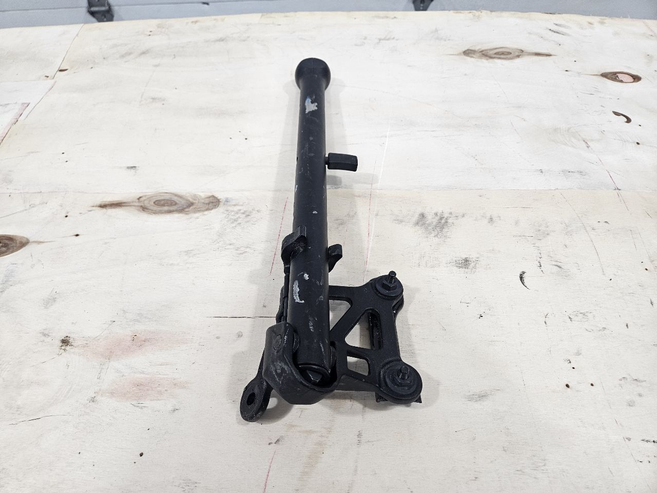 2024 SILVRDO15 AUXILIARY TAILGATE STEP ASSIST HANDL 31864 - image 3