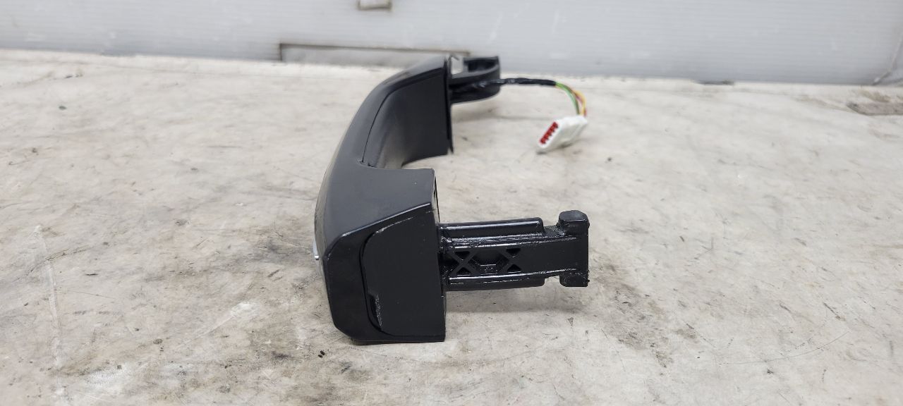 2024 SILVRDO15 FRONT DOOR HANDLE BLACK 13561494 31868 - image 2