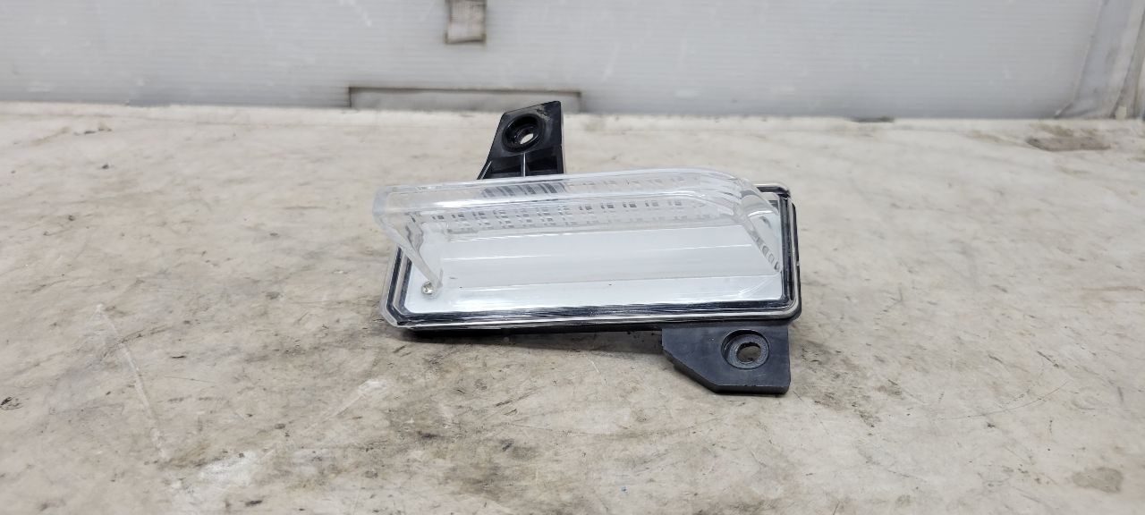 2024 SILVRDO15 LH FRONT FOG LAMP TURN 84691756 31884 - image 3