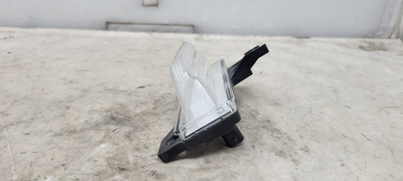 2024 SILVRDO15 LH FRONT FOG LAMP TURN 84691756 31884 - image 4