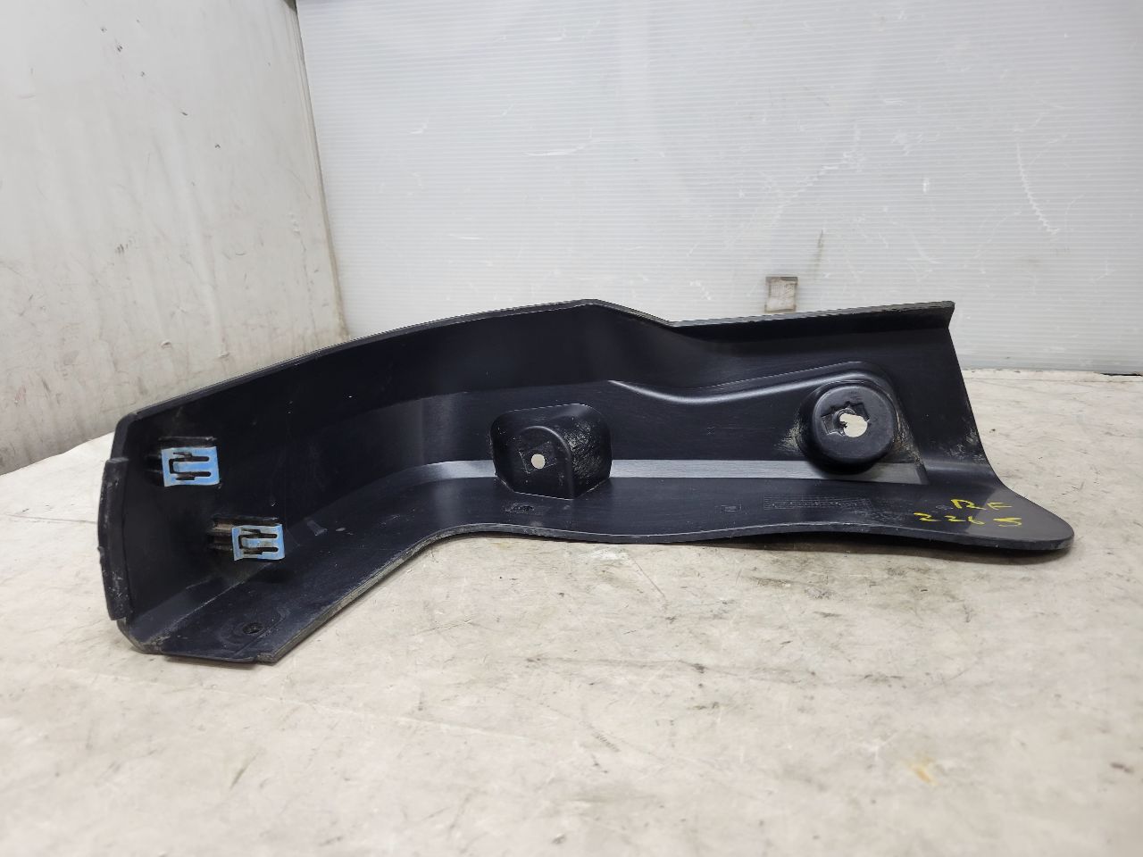 2024 SILVRDO15 RH FRONT WHEEL MUD SPLASH GUARD 31895 - image 5