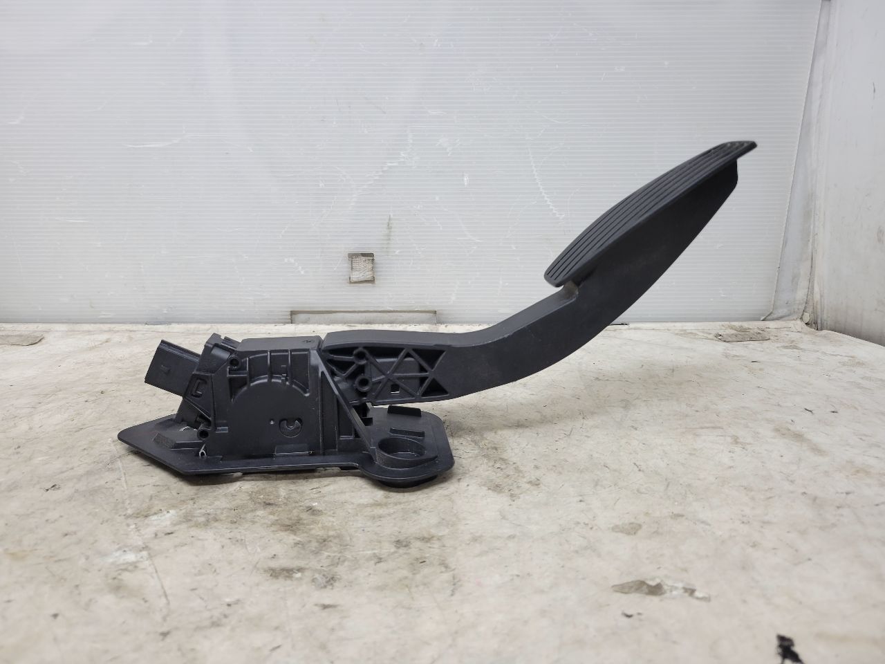2024 SILVRDO15 GAS PEDAL THROTTLE POSITION 84024307 31896 - image 4
