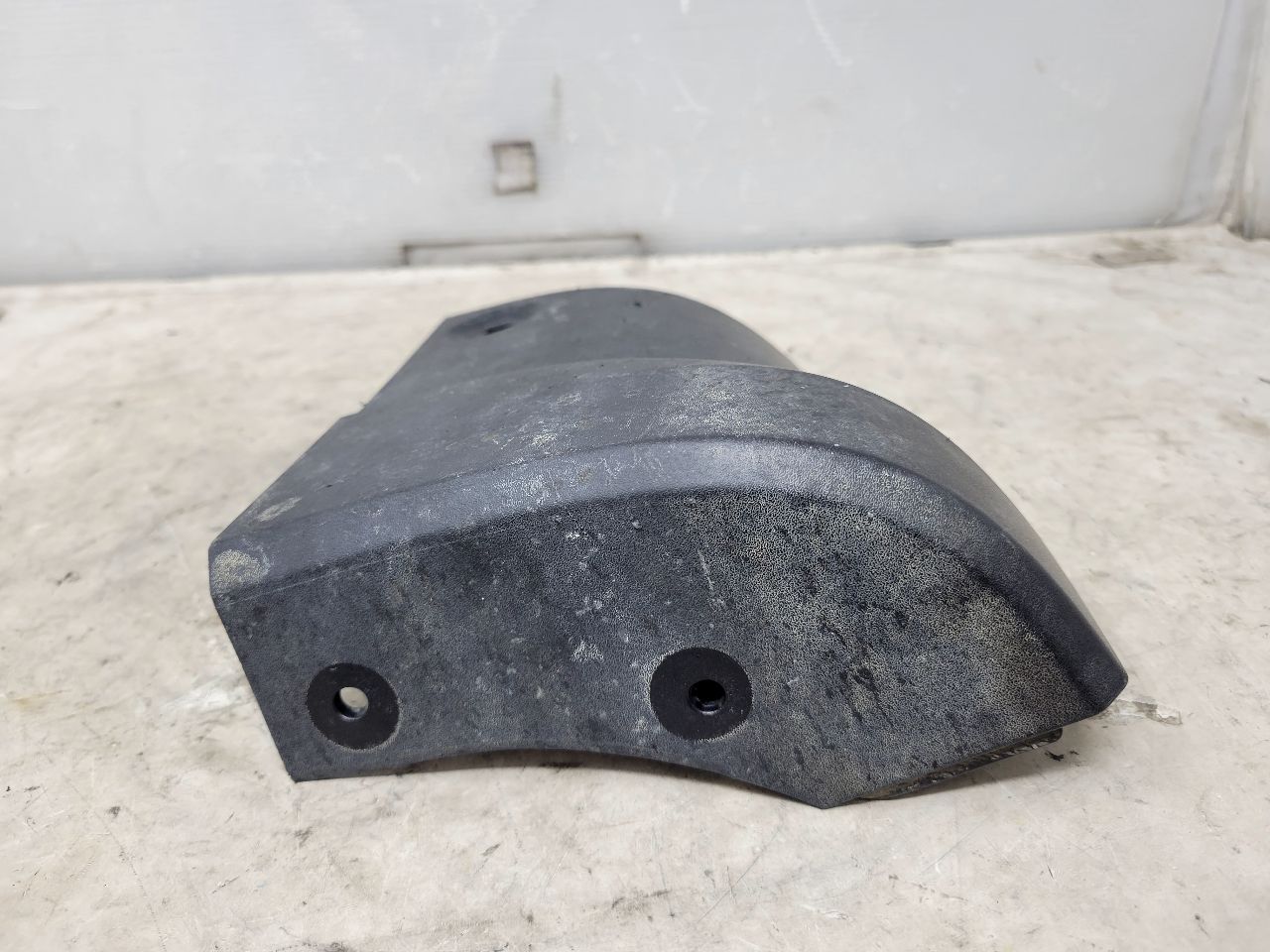 2024 SILVRDO15 RH REAR BED SPLASH GUARD 85528664 31897 - image 3