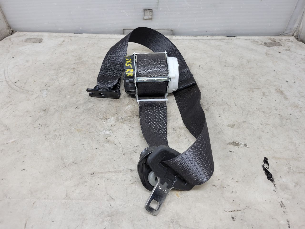 2024 SILVRDO15 RH REAR SEAT BELT RETRACTOR BLACK 31903 - image 1