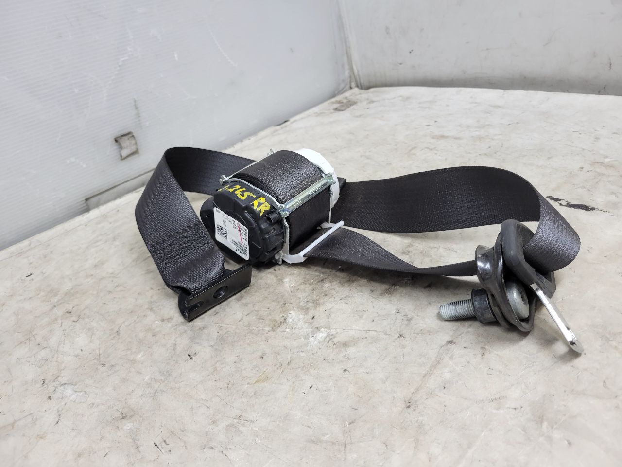 2024 SILVRDO15 RH REAR SEAT BELT RETRACTOR BLACK 31903 - image 3