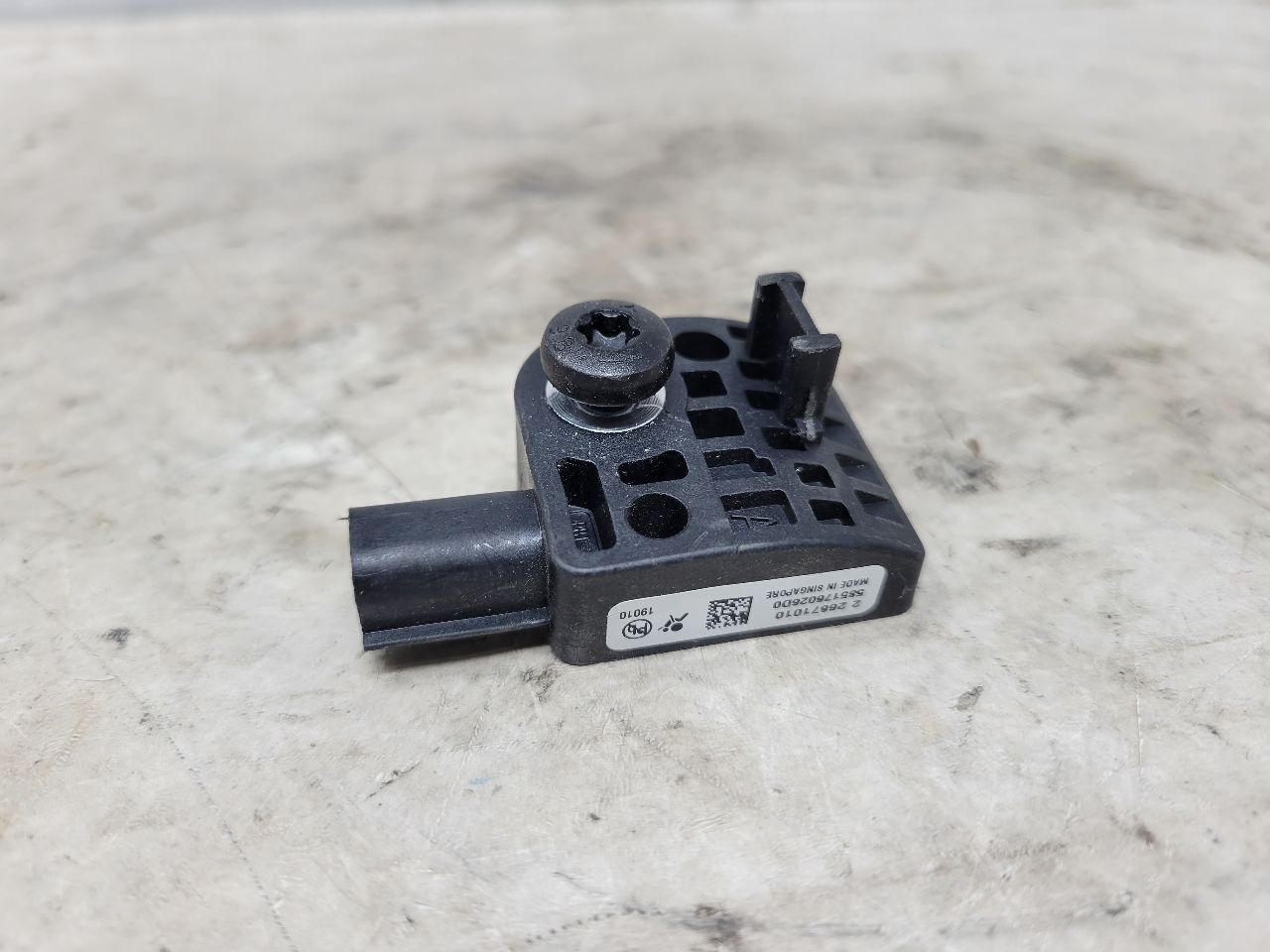 2019 ESCALADE OEM SRS CRASH SENSOR 26671010 31910 - image 4
