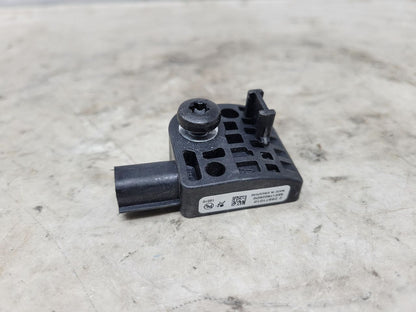2019 ESCALADE OEM SRS CRASH SENSOR 26671010 31910 - image 4