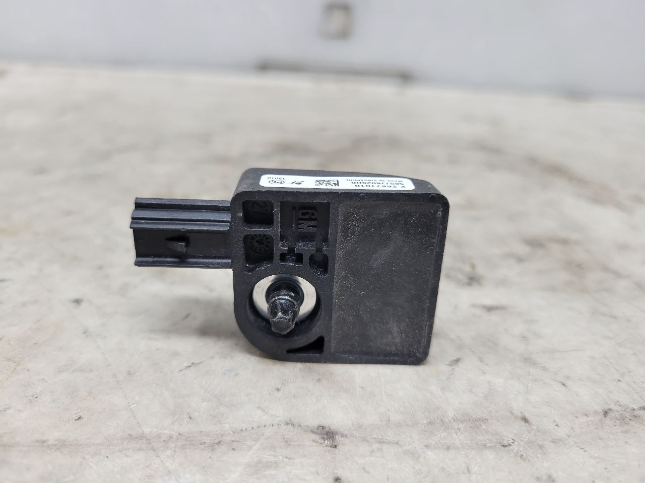 2019 ESCALADE OEM SRS CRASH SENSOR 26671010 31910 - image 6