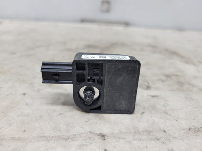 2019 ESCALADE OEM SRS CRASH SENSOR 26671010 31910 - image 6