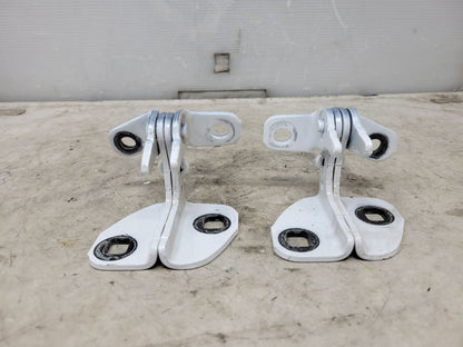 2023 SIERDEN15 RH REAR DOOR HINGES UPPER & LOWER 31911 - image 4