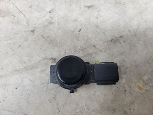 2018 CAMARO OEM GM BOSCH PARK SENSOR 52019544 31915 - image 1