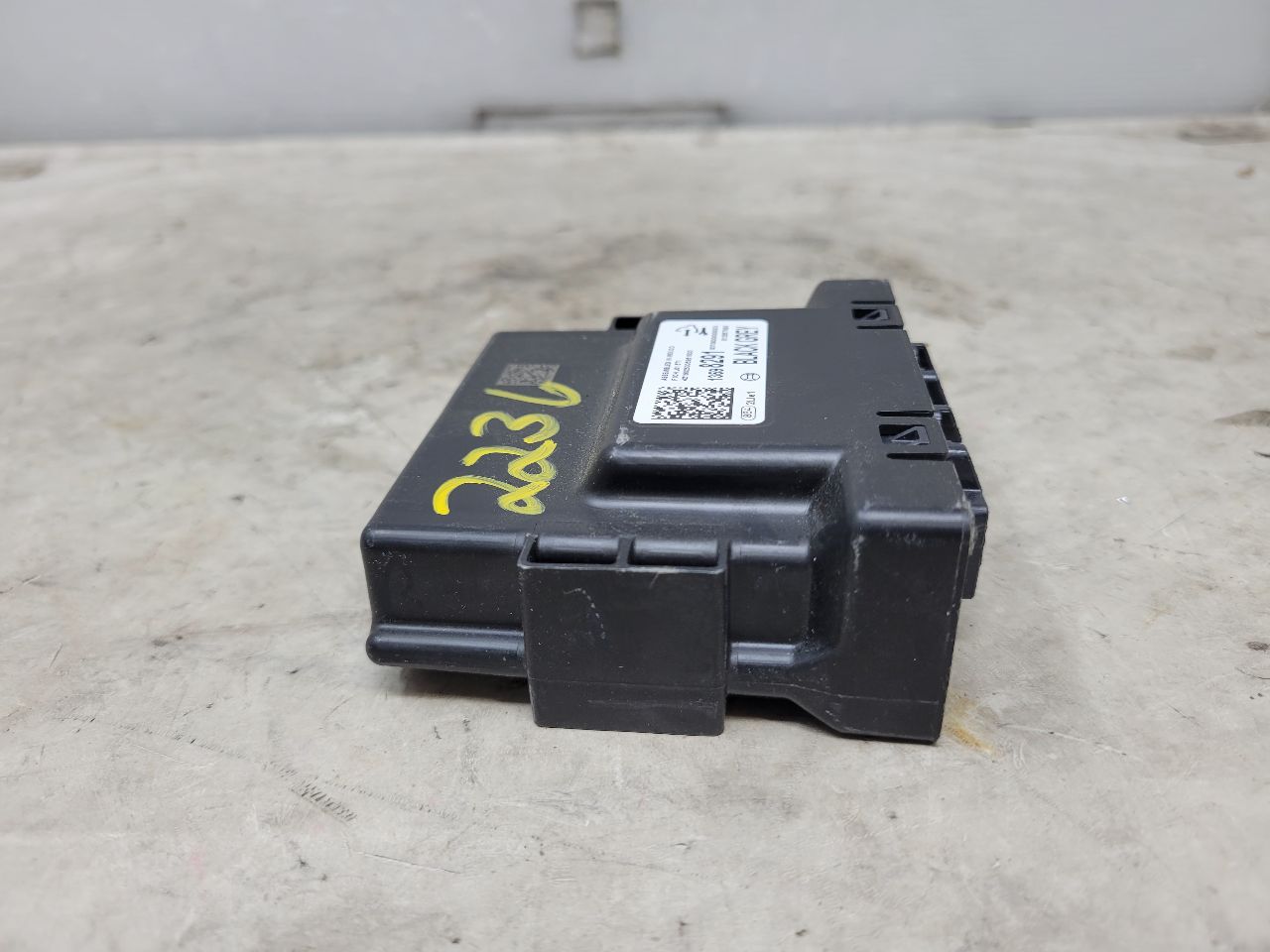 2019 ESCALADE NETWORK GATEWAY MODULE 13598291 31916 - image 3