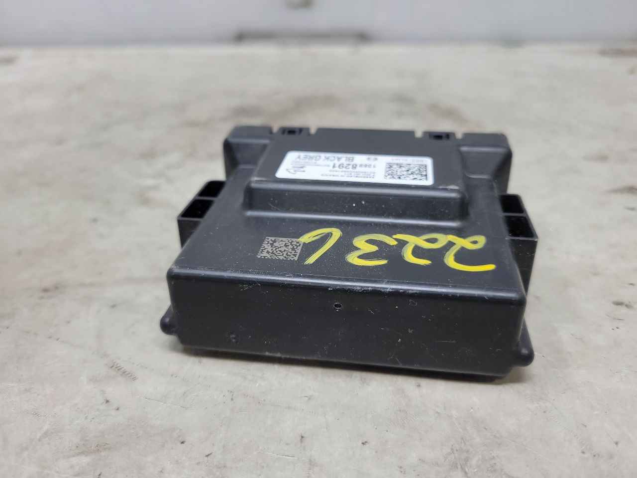 2019 ESCALADE NETWORK GATEWAY MODULE 13598291 31916 - image 4